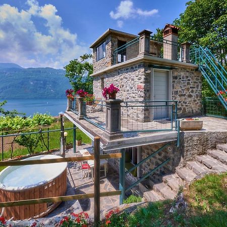 La Casetta Nel Bosco - Hot Tube And Sauna เลียร์นา ภายนอก รูปภาพ