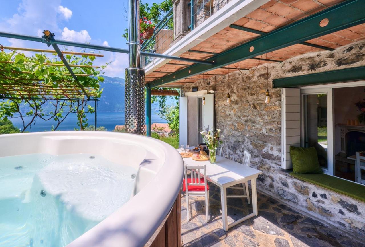 La Casetta Nel Bosco - Hot Tube And Sauna เลียร์นา ภายนอก รูปภาพ