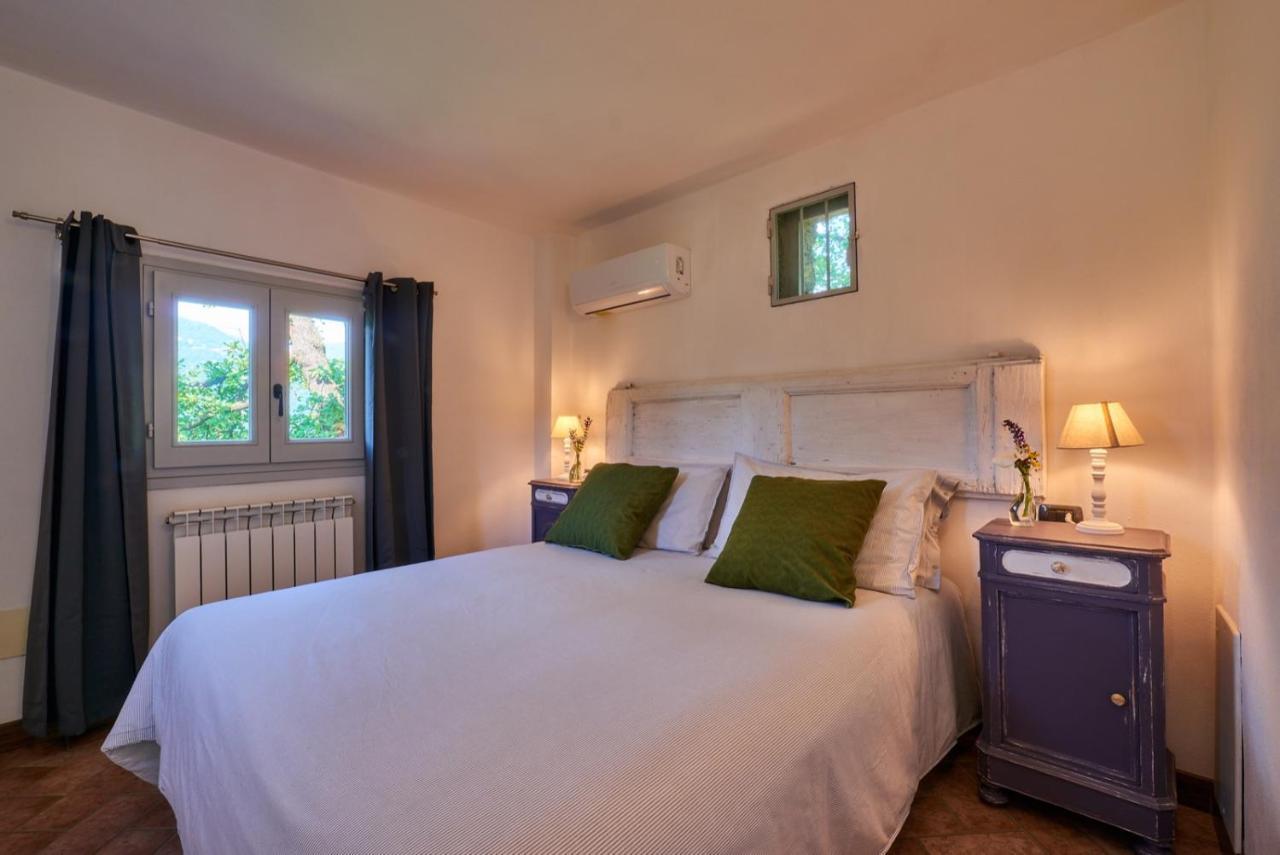 La Casetta Nel Bosco - Hot Tube And Sauna เลียร์นา ภายนอก รูปภาพ