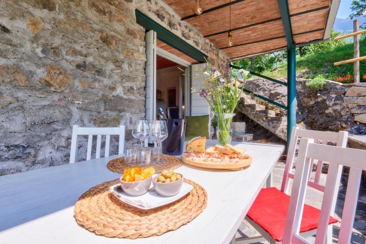 La Casetta Nel Bosco - Hot Tube And Sauna เลียร์นา ภายนอก รูปภาพ