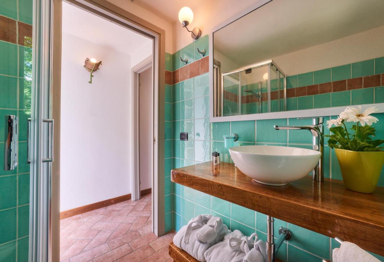 La Casetta Nel Bosco - Hot Tube And Sauna เลียร์นา ภายนอก รูปภาพ